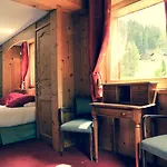 Le Jeu De Paume 4*